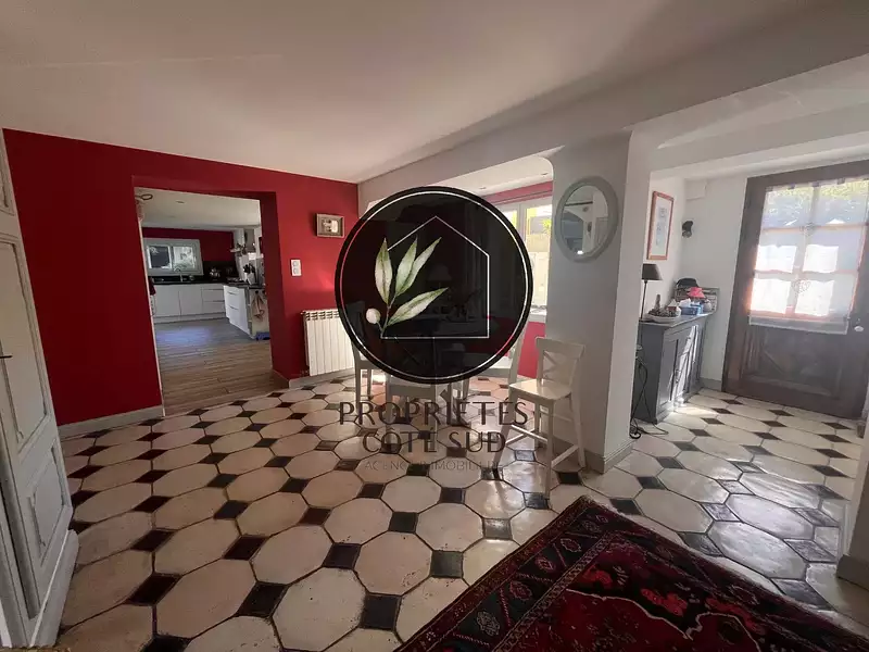 Maison, 246 m²