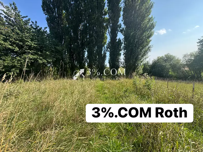 Terrain, 700 m²
