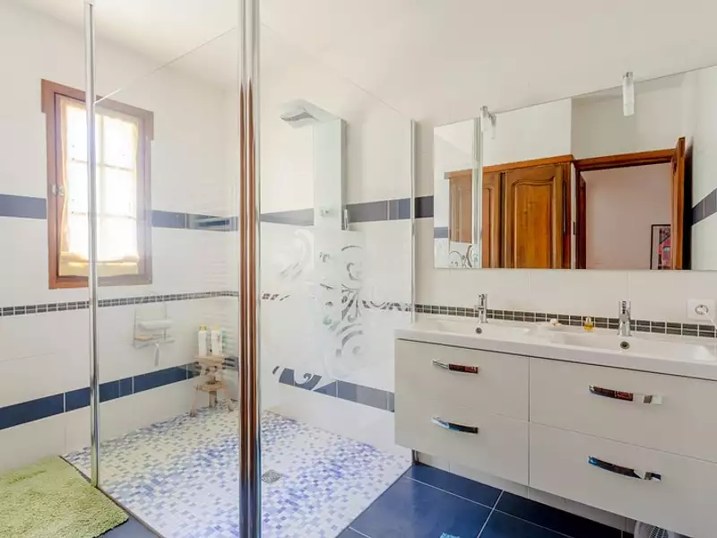 Maison, 180 m²