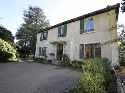Maison, 240 m²