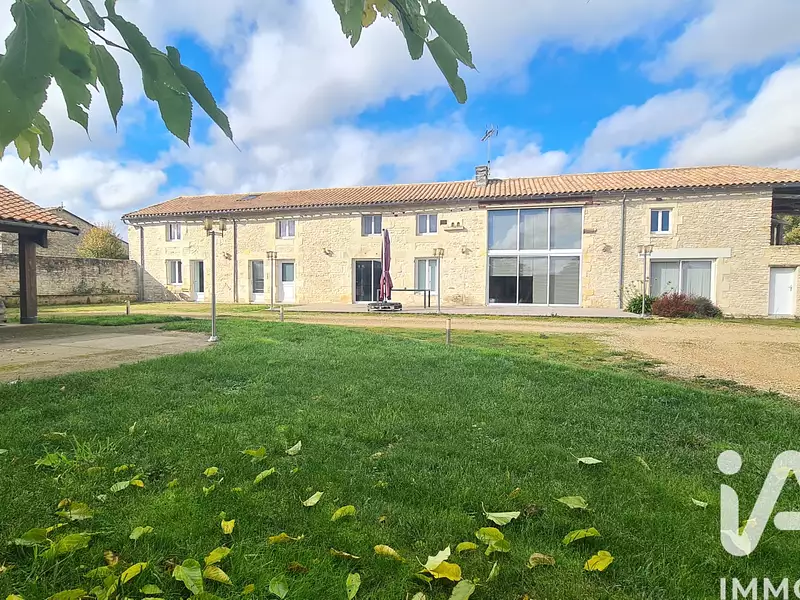 Maison, 327 m²