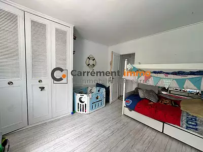 Maison, 196 m²