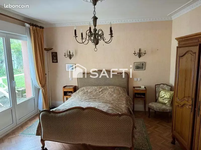Maison, 218 m²