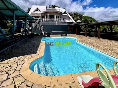 Maison, 230 m²