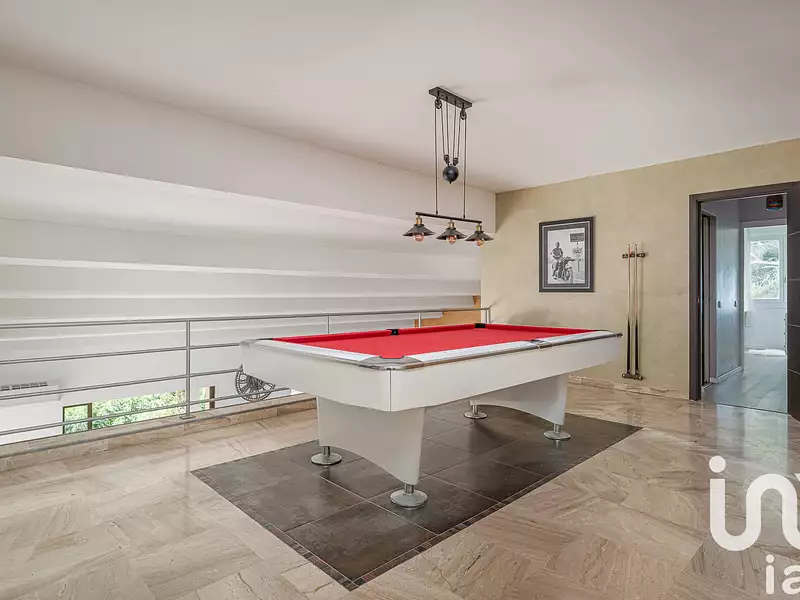 Maison, 381 m²