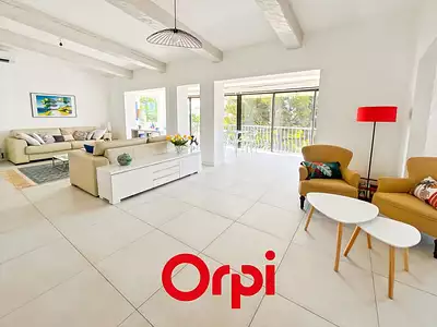 Maison, 240 m²