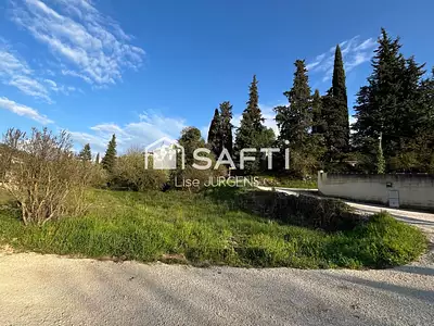 Terrain, 701 m²