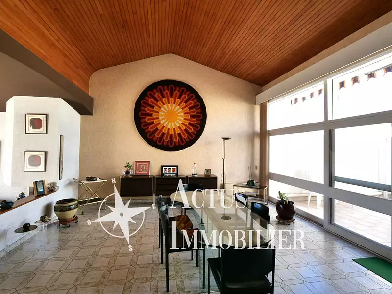 Maison, 242 m²