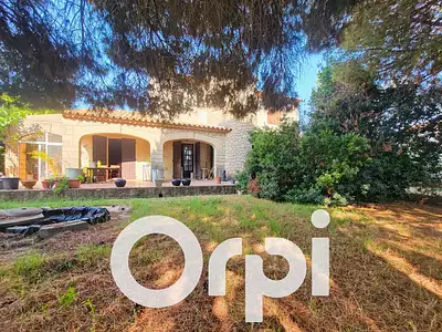 Maison, 250 m²