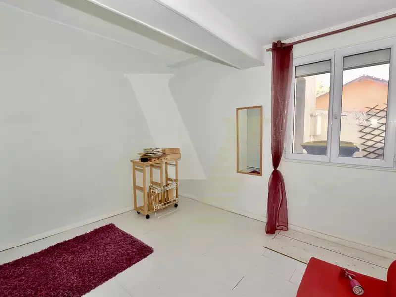 Maison, 320,16 m²