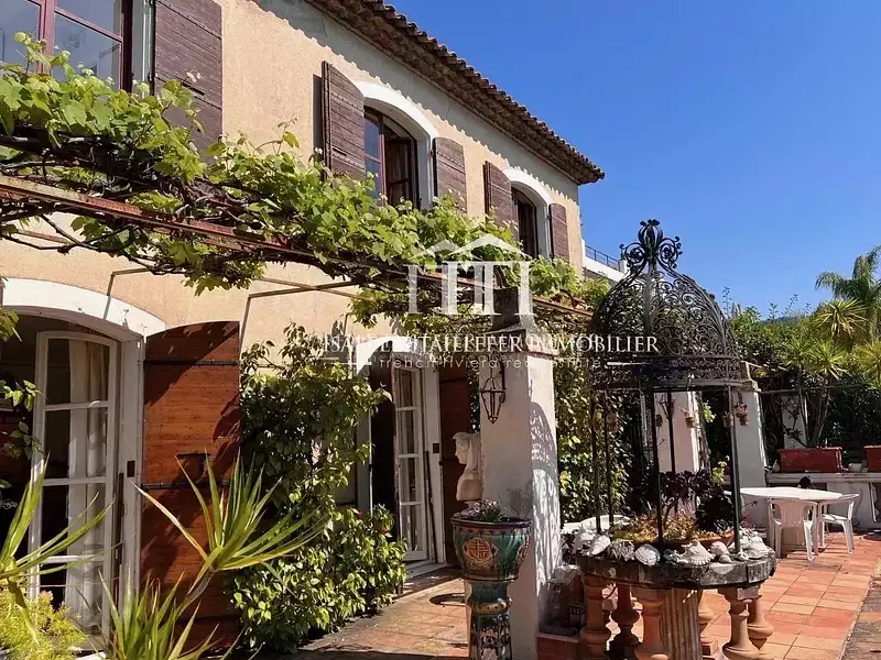 Maison, 280 m²