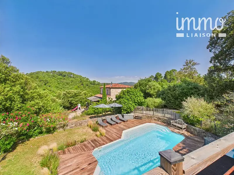 Maison, 266 m²
