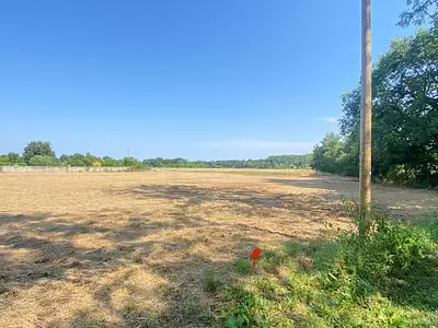 Terrain, 819 m²