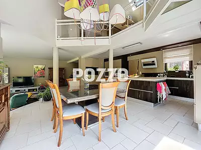 Maison, 285 m²