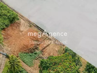 Terrain, 700 m²