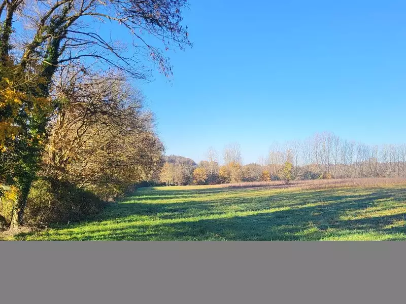 Terrain, 2 200 m²