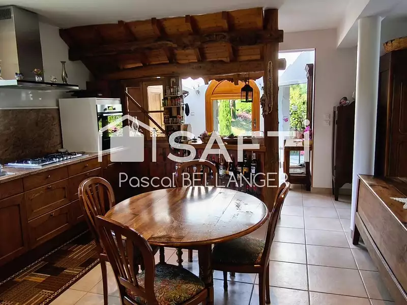 Maison, 168 m²