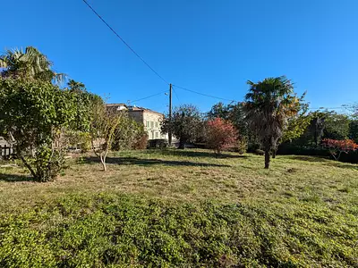 Terrain, 705 m²