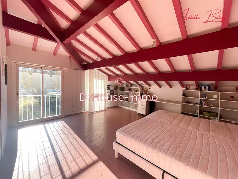Maison, 242 m²