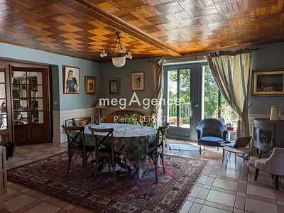 Maison, 251 m²