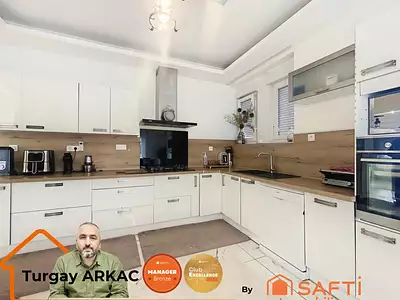 Maison, 236 m²