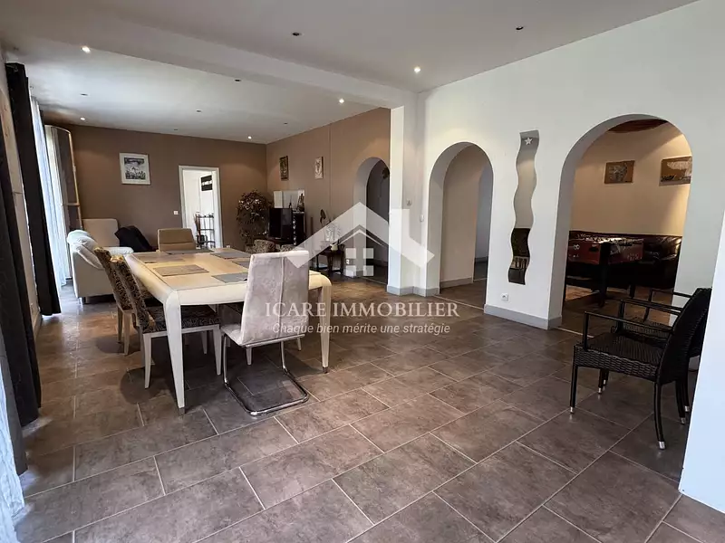 Appartement, 329 m²