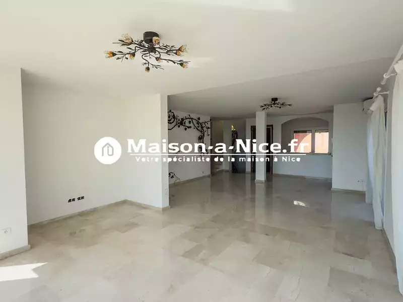 Maison, 333,07 m²