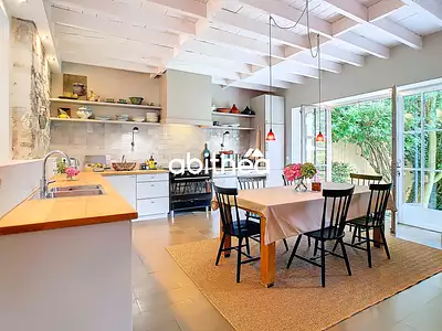 Maison, 250 m²
