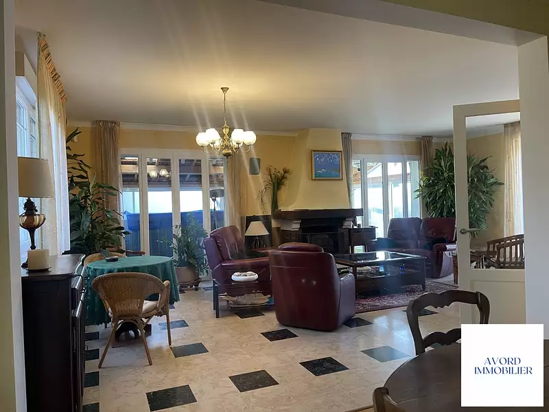 Maison, 230 m²
