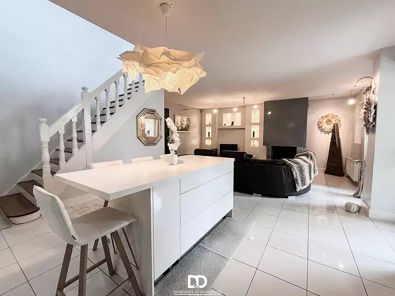 Maison, 260 m²
