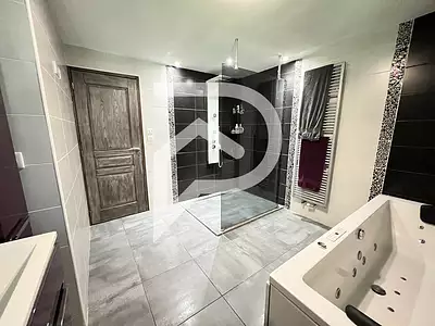 Maison, 169 m²