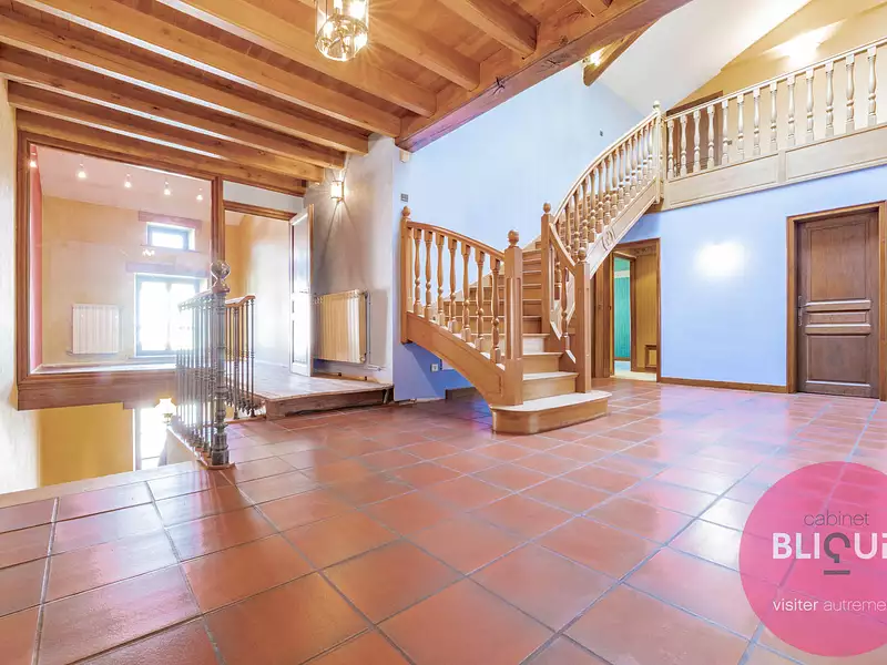 Maison, 375 m²
