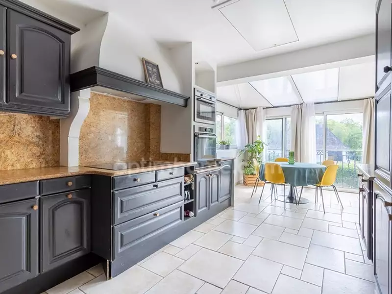 Maison, 211 m²