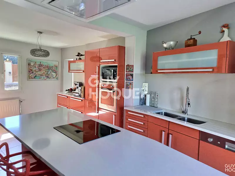 Maison, 220 m²