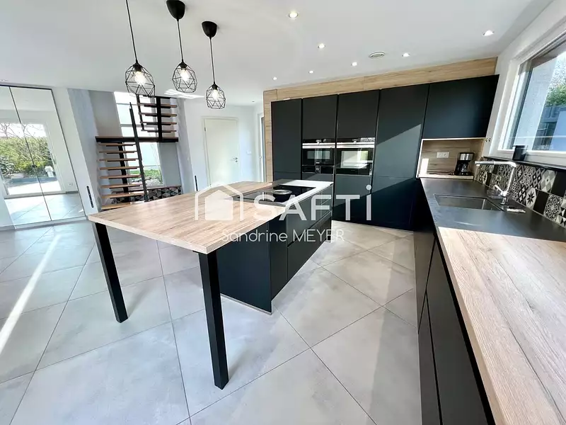Maison, 170 m²