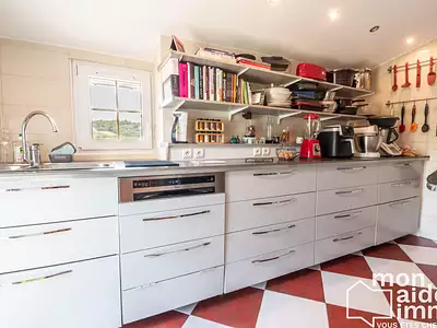 Maison, 240 m²