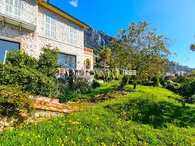 Maison, 818 m²