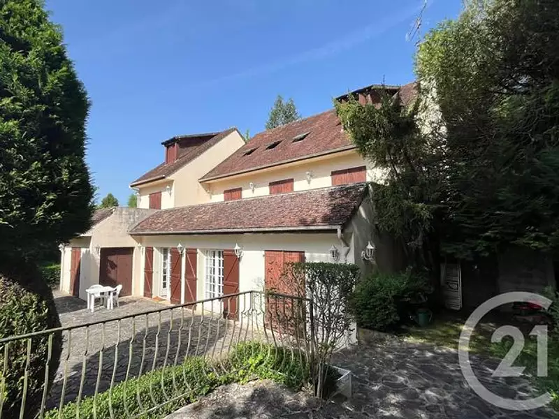 Maison, 311 m²