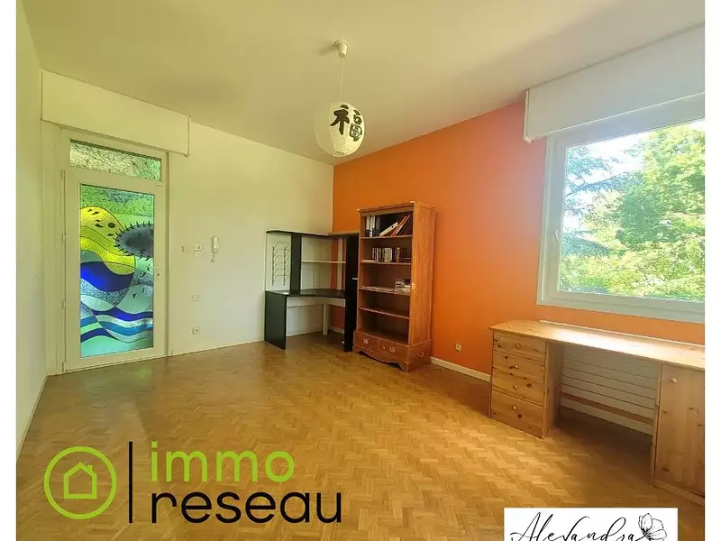 Maison, 240 m²