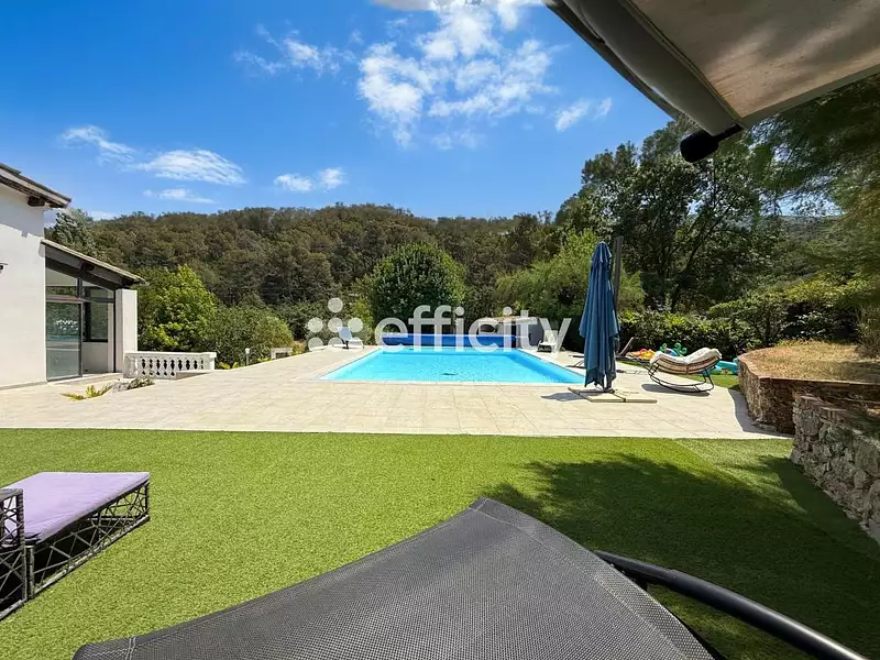 Maison, 203 m²