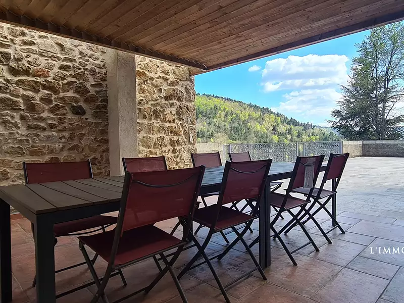 Maison, 307,4 m²