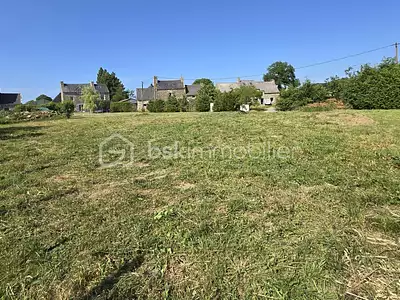 Terrain, 700 m²
