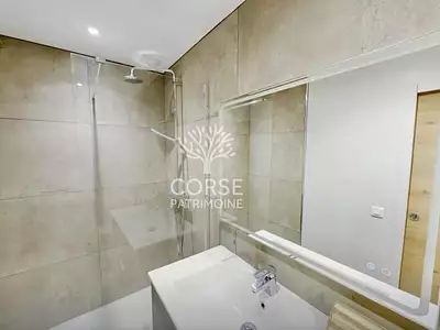 Maison, 325 m²