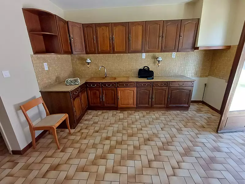 Maison, 670 m²