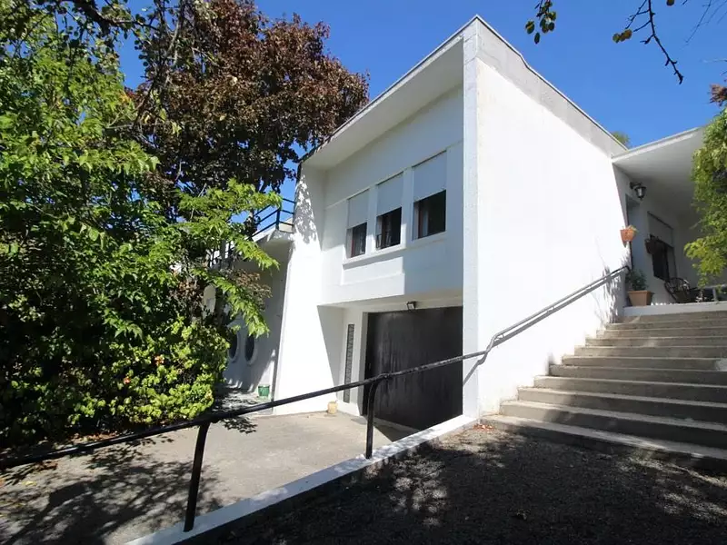 Maison, 242 m²