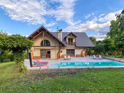 Maison, 240 m²