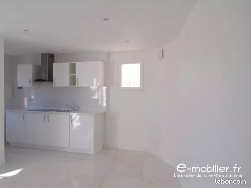 Immeuble, 220 m²
