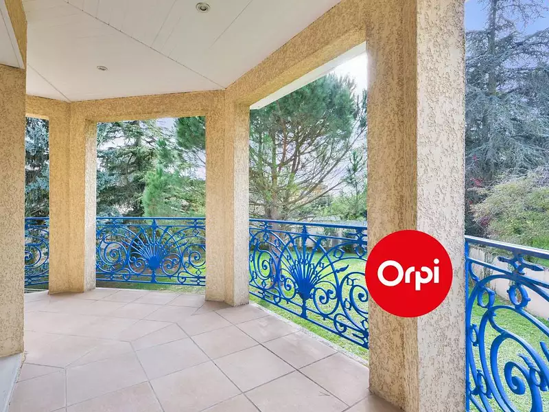 Maison, 302 m²