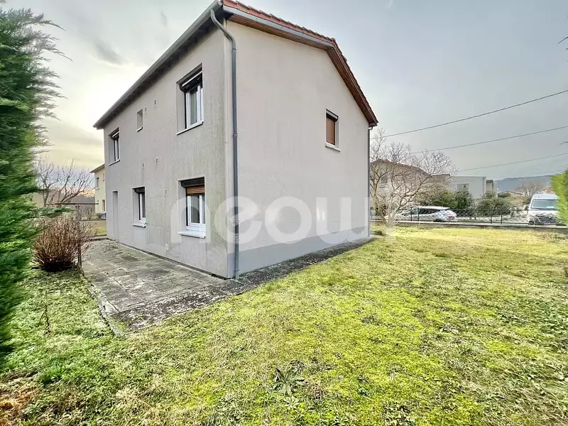 Maison, 121,7 m²