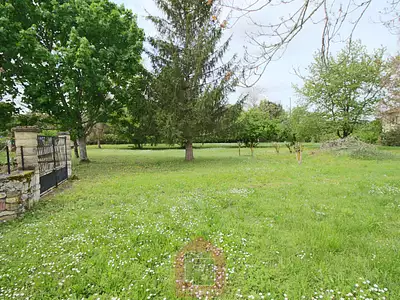 Terrain, 2 100 m²